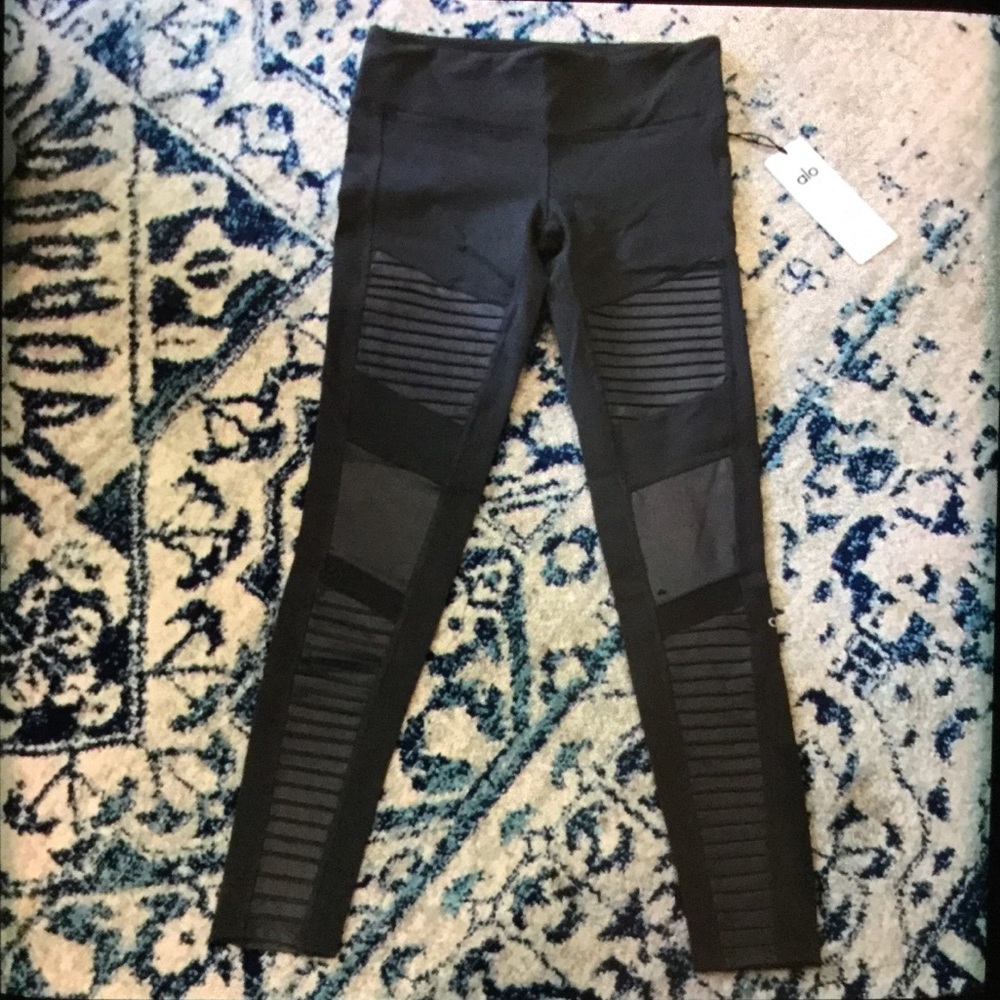 Alo Yoga Moto Leggings